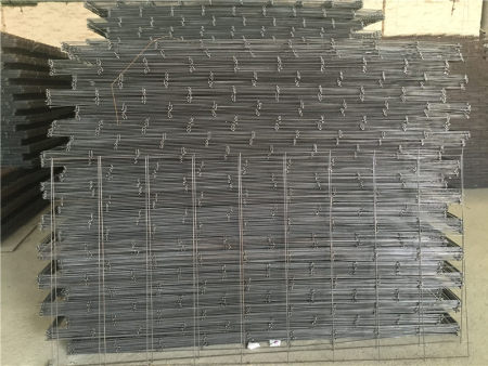 南(nan)甯護欄網(wang)、鋼質護欄(lan)網批發